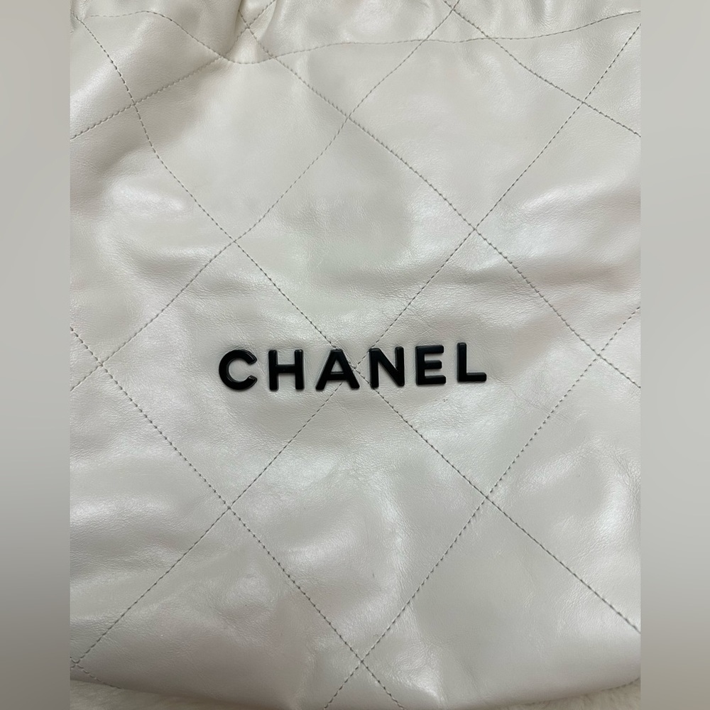 22 Handbag - Picture 6 of 13